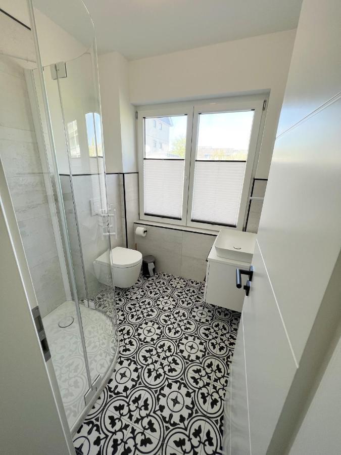 Dyke Apartment *