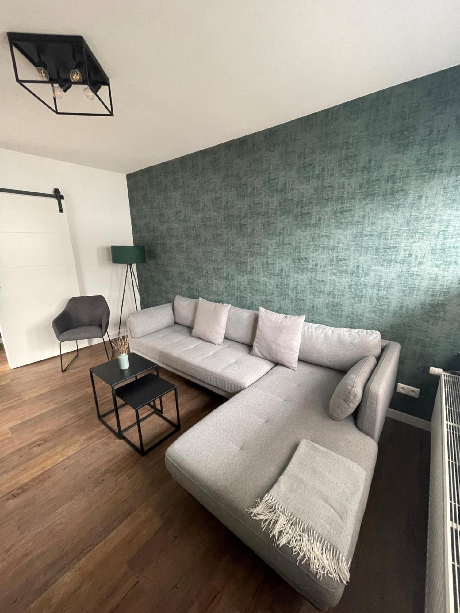 Dyke Apartment *